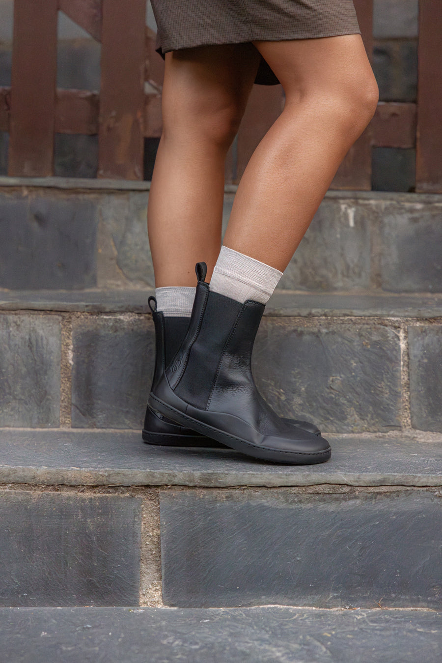 Shapen Victory Barefoot Chelsea Boots - Black Leather