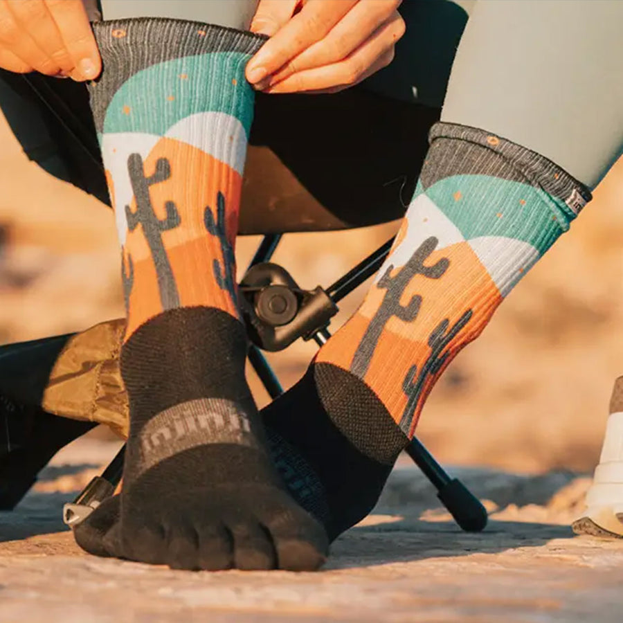 Injinji Artist Designed Womens Trail Crew Midweight Toe Socks Poppy